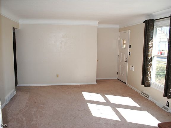 4th image of 11190 Ronald Dr