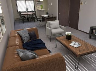 1365 Meadowcreek Dr APT 3, Pewaukee, WI 53072