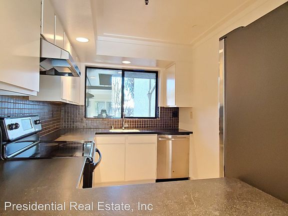 4th image of 685 High St APT 2E