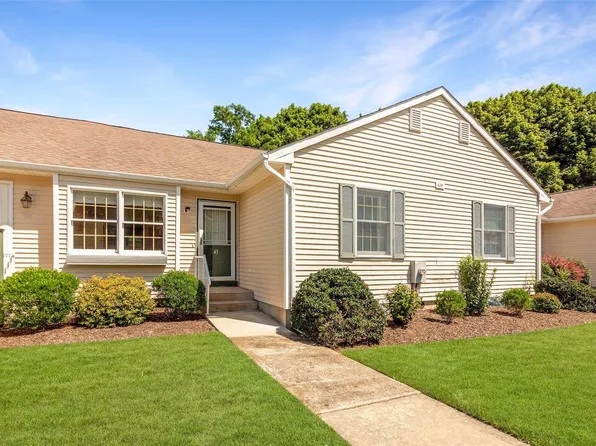 43 Calebs Way #43, Greenport, NY 11944