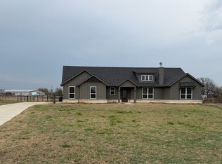 1035 Northern Oaks Ct, Springtown, TX 76082