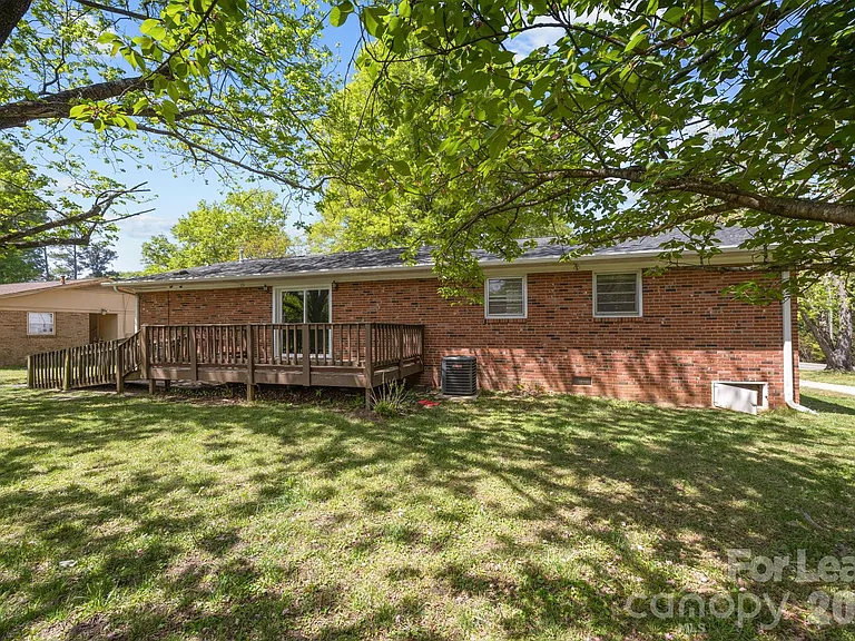 1502 Cloverdale Ln — Photo 26