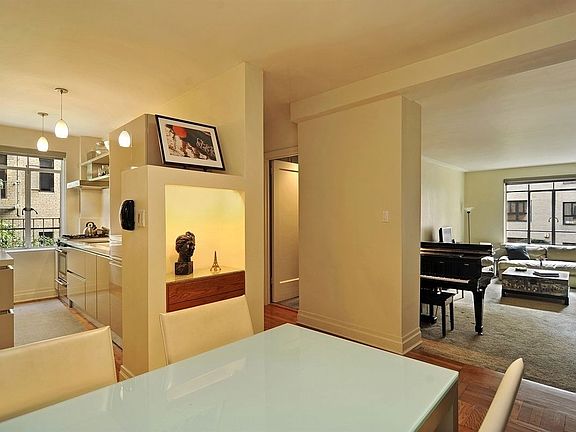 3rd image of 255 W 23rd St APT 2CW