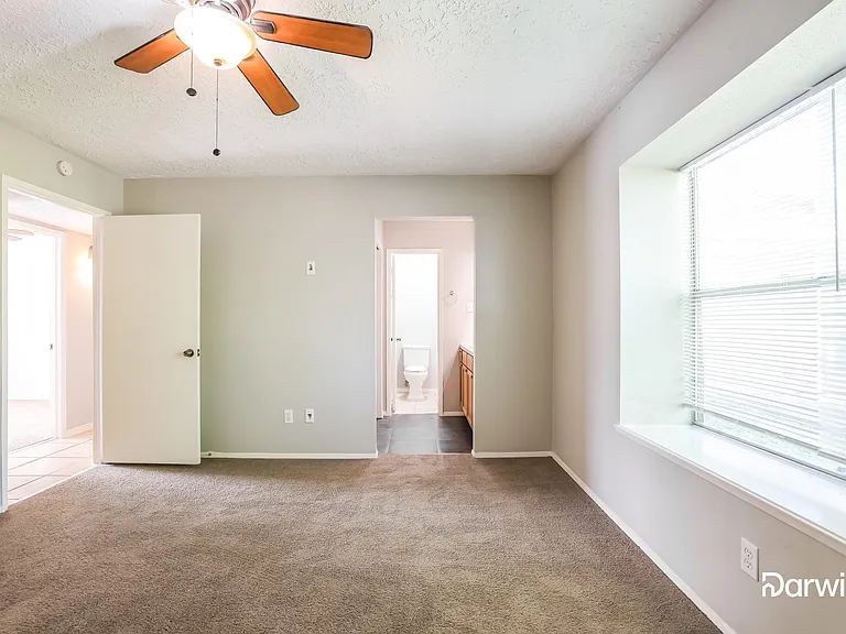 4902 Ripple Creek Dr — Photo 8