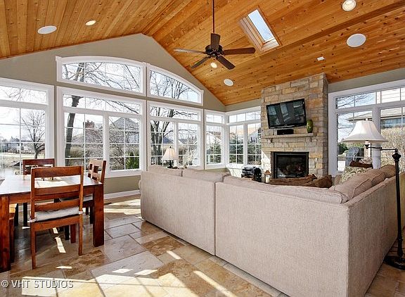 4th image of 8755 Butterfield Ln
