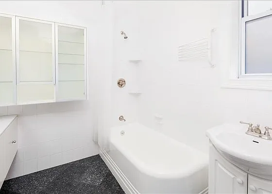 Rented by R New York | media 19