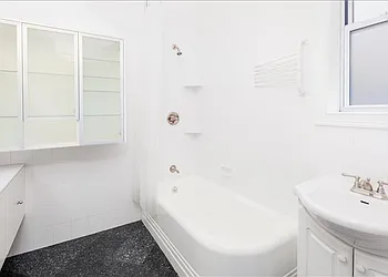 Rented by R New York