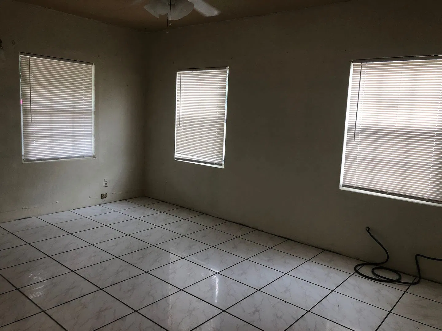 Nice 2-1 house of Broward blvd — Photo 4