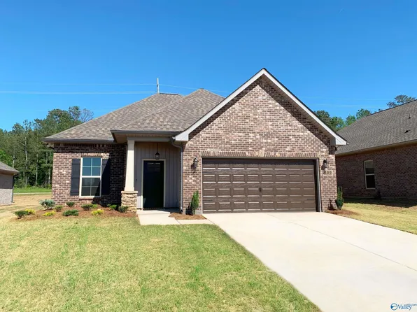 209 Willie Sanders Dr, Madison, AL 35756