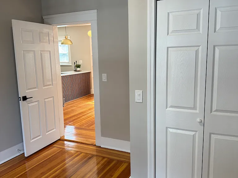 64 Rochambeau Ave #2 — Photo 10