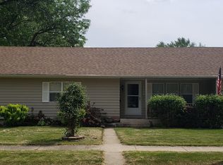 1122 Prospect St, Dekalb, IL 60115