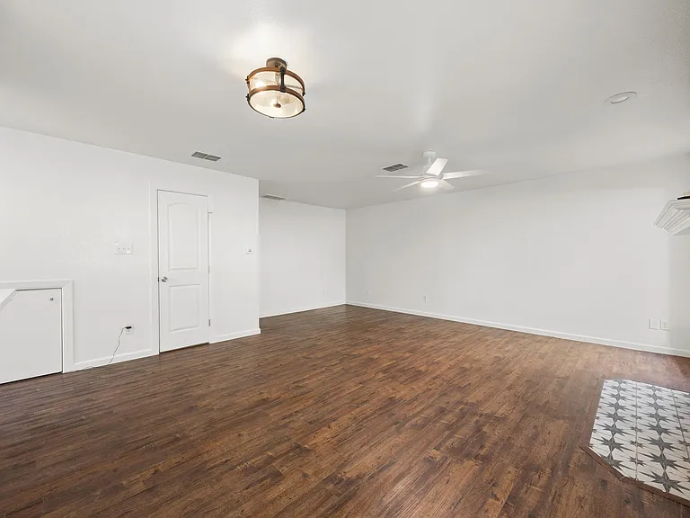6821 Old Quarry Ln — Photo 8