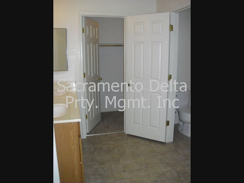 Master Bathroom/ Closet
