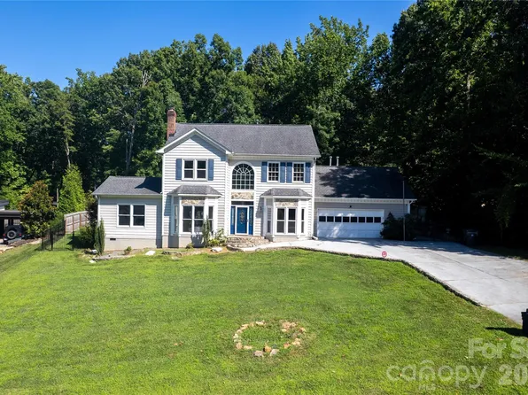 5010 Ardenwoods Dr, Charlotte, NC 28215