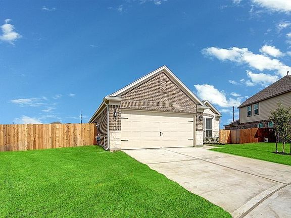 3rd image of 4303 Greeley Ln