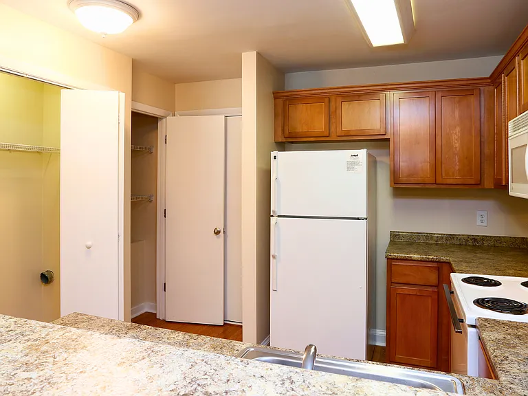 Village Green Apartment Homes — Photo 94