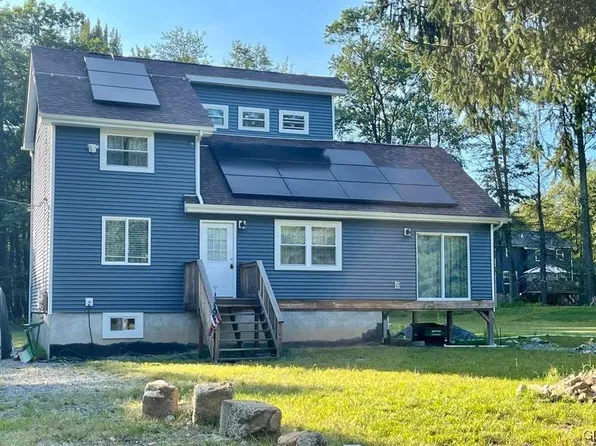 318 Centennial Trl, Long Pond, PA 18334