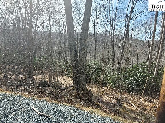 4th image of 327 Locust Ridge Road