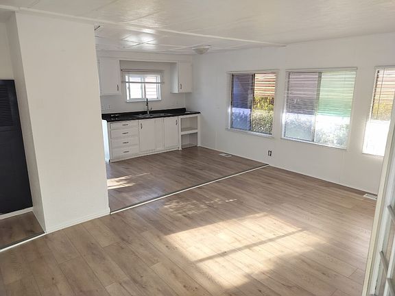 4th image of 501 S Mistletoe Ave Spc 12
