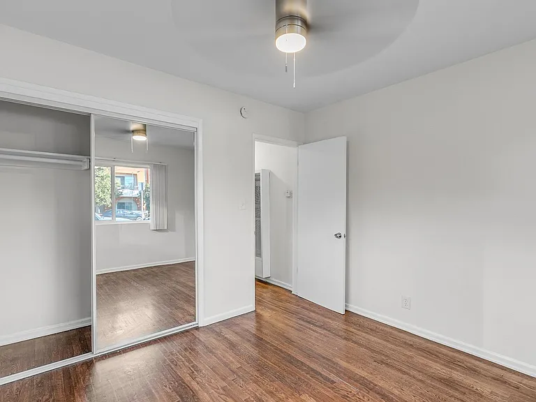 14616 Magnolia Blvd — Photo 12