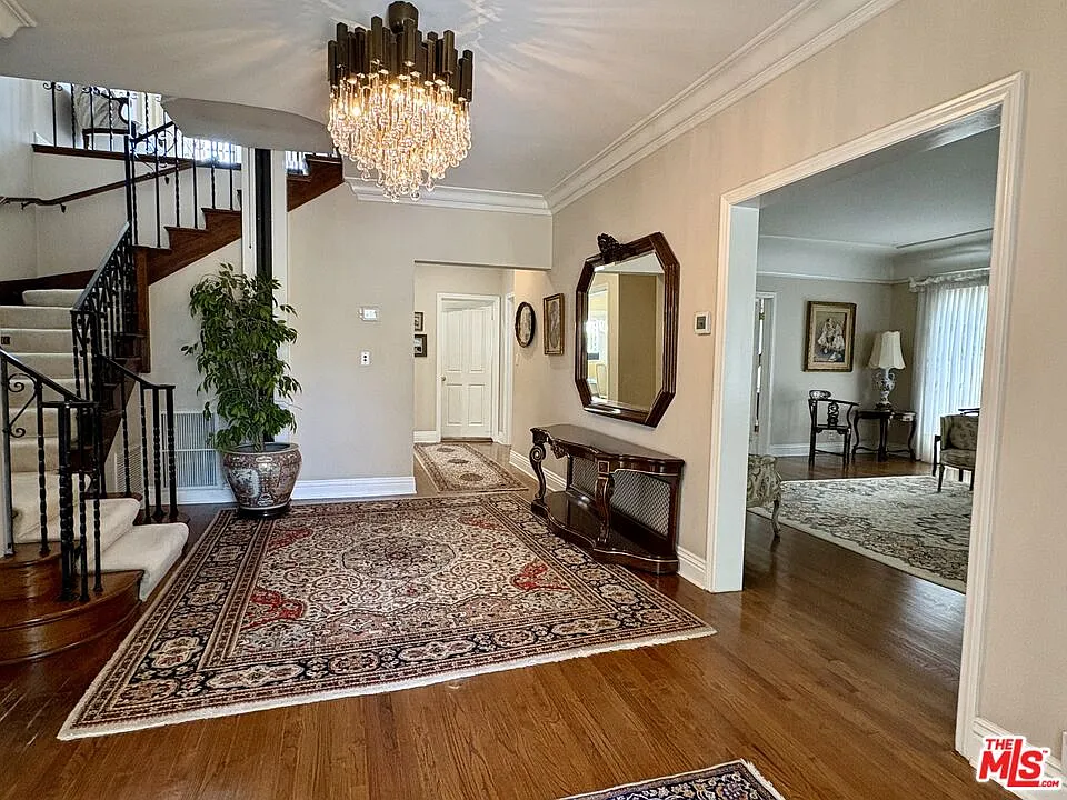 4 bed, 3.5 bath, 4140 sqft, $15,500 — Photo 2