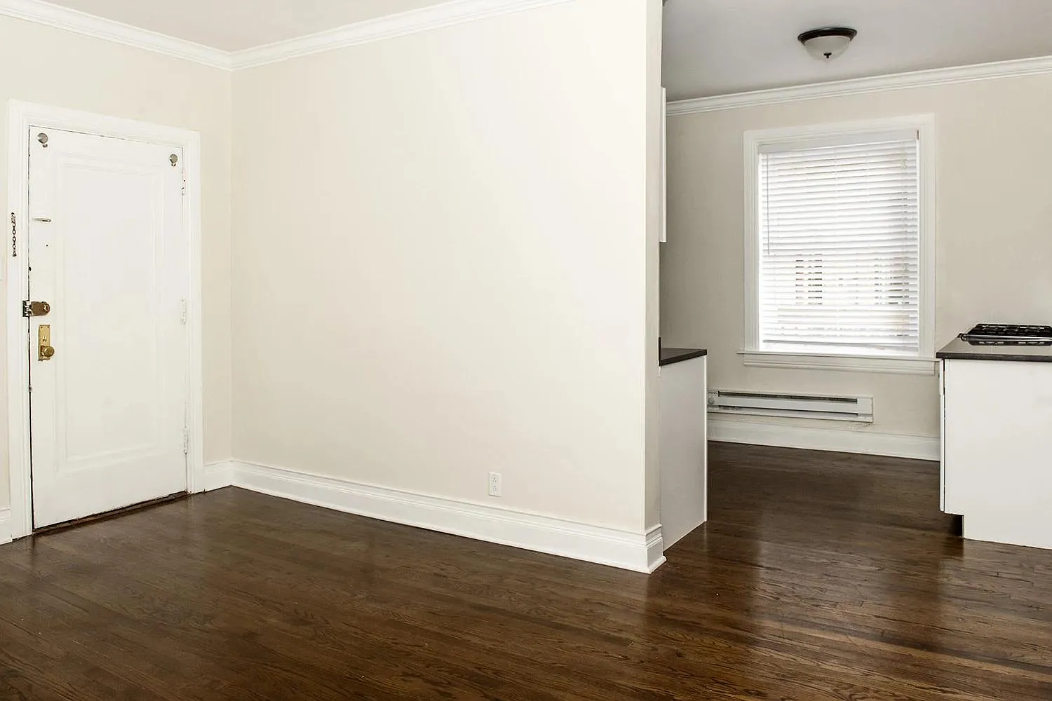 648.5 West Roscoe Street #2N — Photo 4