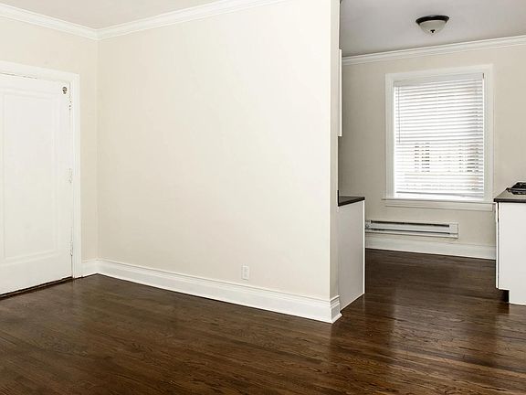 4th image of 648.5 W Roscoe St #2N