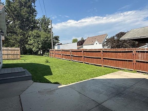 2nd image of 307 E Main St