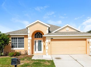 323 Higher Combe Dr, Davenport, FL 33897