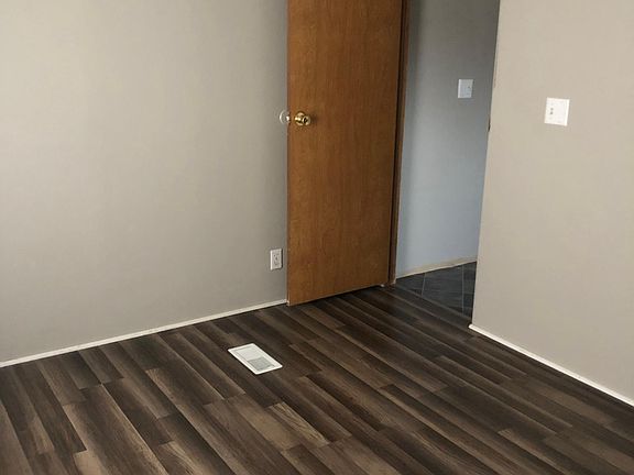 5th image of 135 Westminister Ave