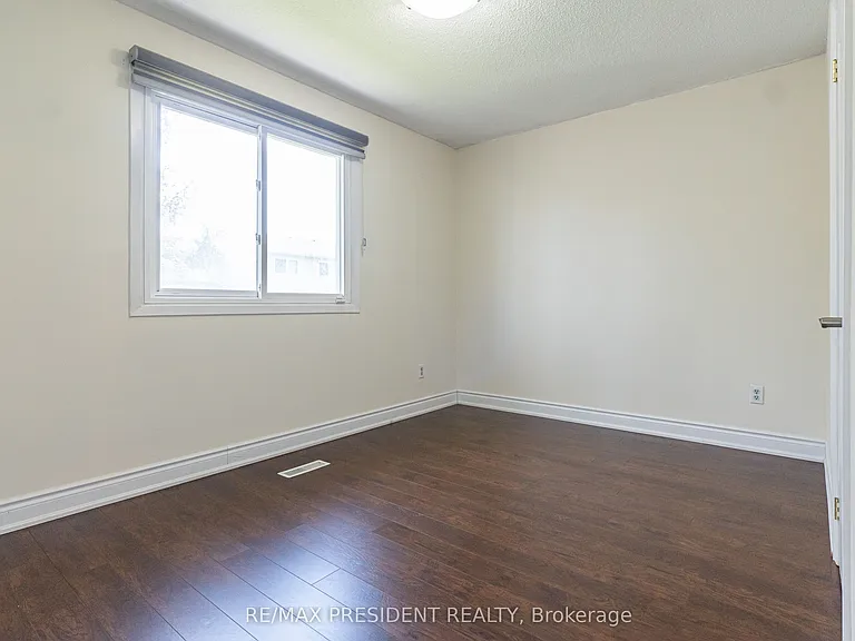 17 Manitou Cres #UPPER — Photo 20