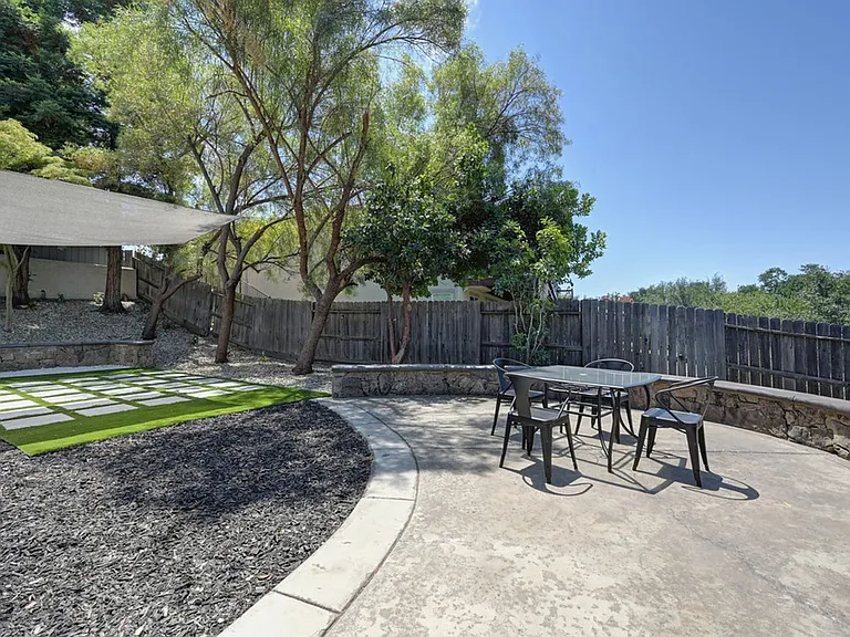 7029 Pembroke Way — Photo 85