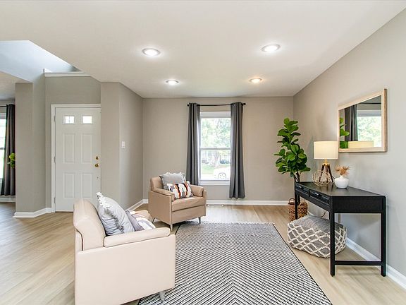 3rd image of 11005 Sunnybay Ln