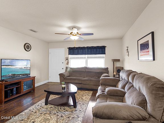 2nd image of 129 Fern Ave