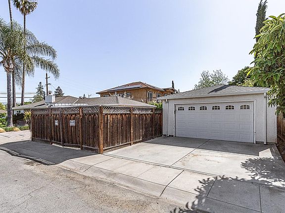 3rd image of 958 Ginger Ln