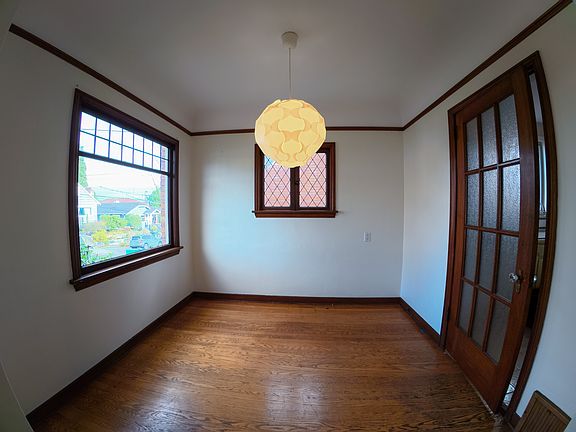 4th image of 325 NE 59th St