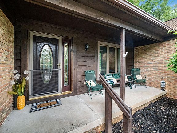2nd image of 420 Liberty Ln