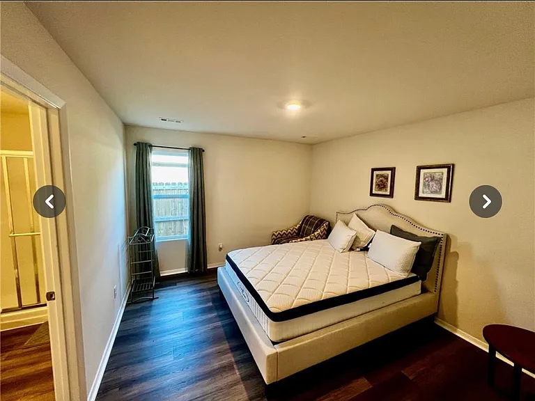 2564 E Illinois Aly — Photo 11