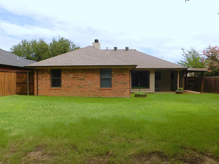 2529 John Dr — Photo 26