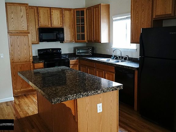 3rd image of 1609 Golden Bear Dr