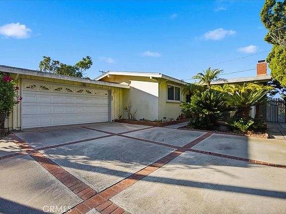 2nd image of 27727 Hawthorne Blvd