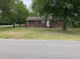 401 Buckeye Ln, Clarksville, TN 37042