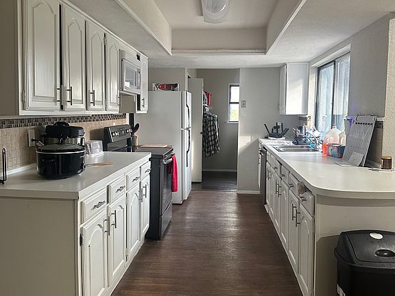 4th image of 7308 Catbrier Ct