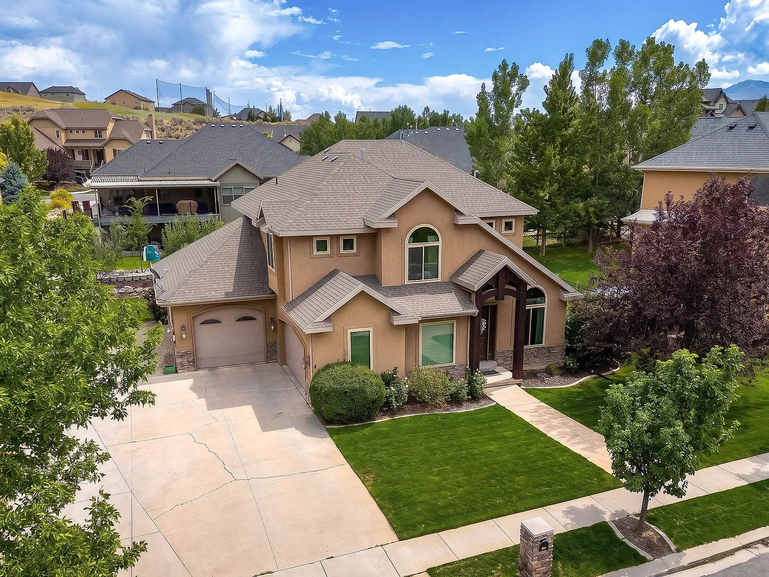 6 bed, 3750 sqft, $3,500 — Photo 2