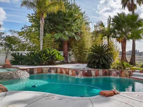 9624 Gray Fox Ct, Oakdale, CA 95361