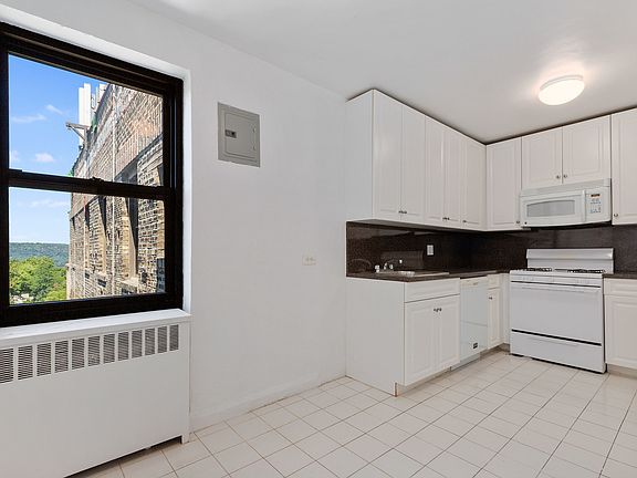 2nd image of 2728 Henry Hudson Pkwy APT 55B