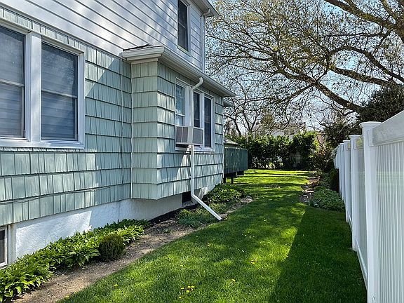 4th image of 2379 Bellmore Ave