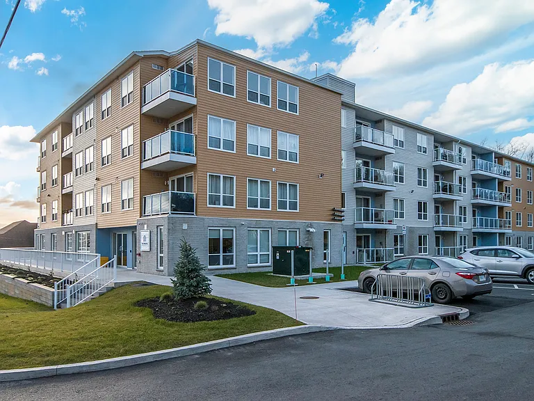 7 Pinehill Dr #311 — Photo 2