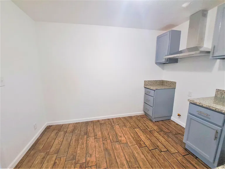 1309 N La Brea Ave #A — Photo 16