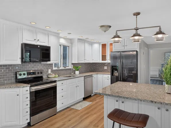 1 Seneca Ln Floor 1, Plymouth, MA 02360